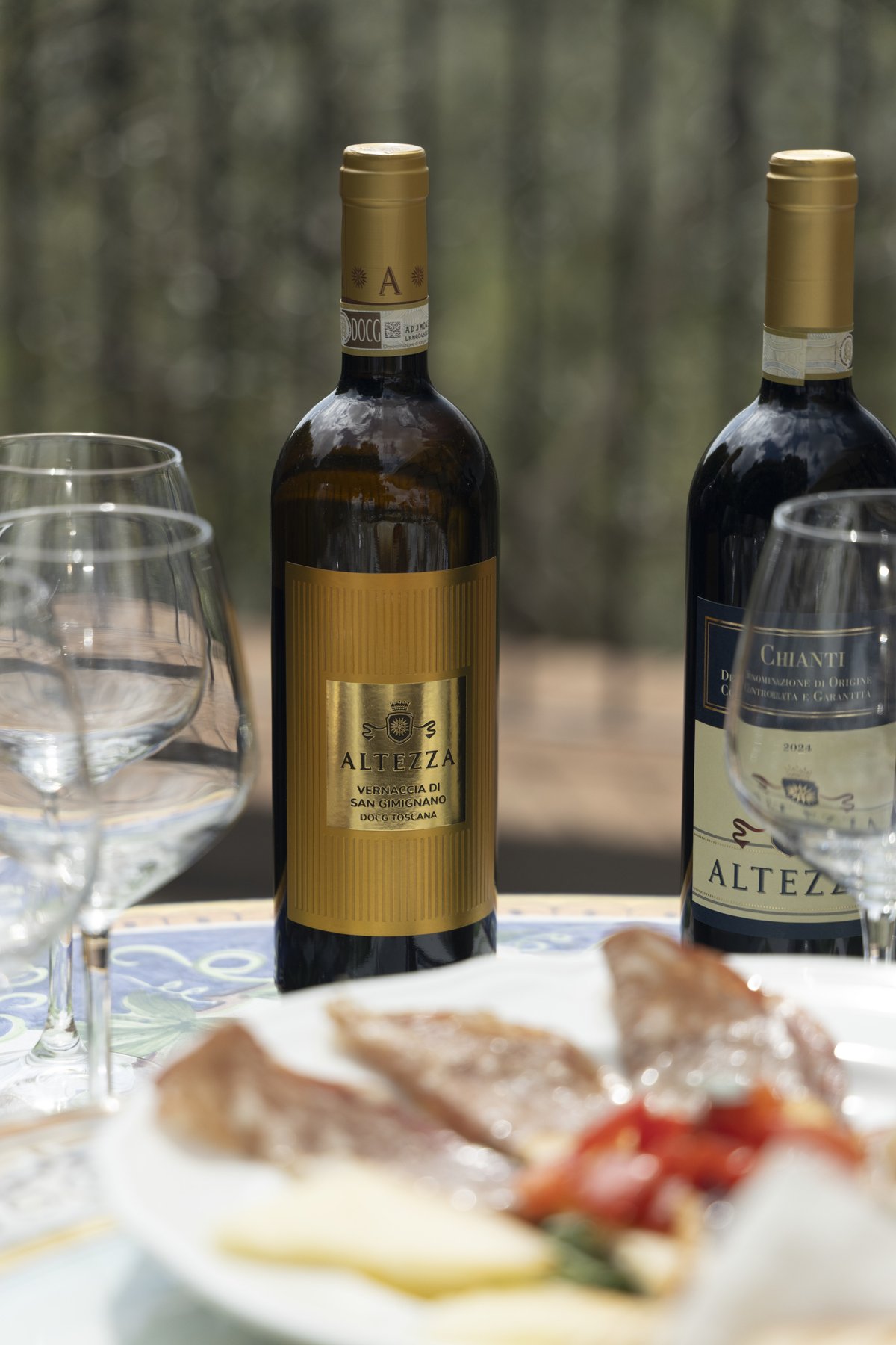 Industrial winery vs family cantina